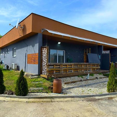 Apartmany Apollo Михаловце Екстериор снимка